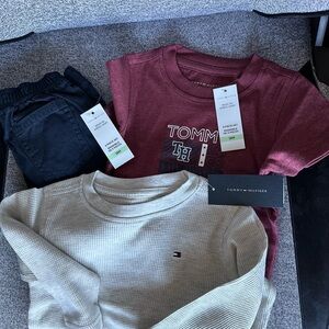 NWT Kid’s Tommy Hilfiger 3-Piece Set. Size 18M